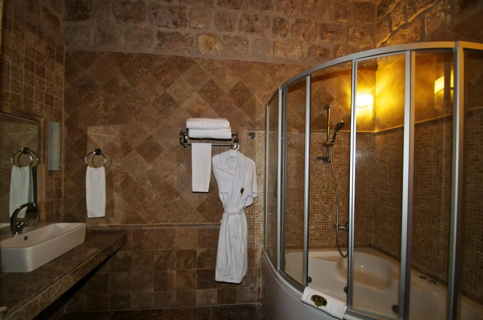 Grand Cave Suites