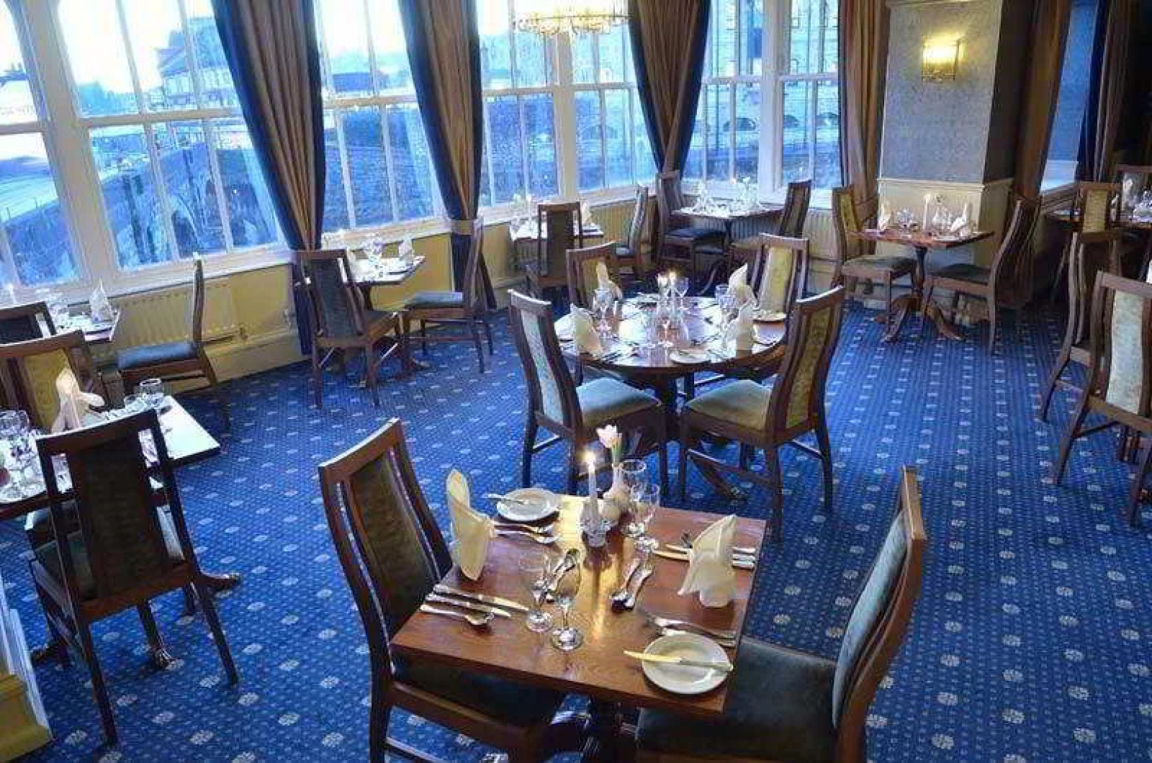 Riverside Hotel