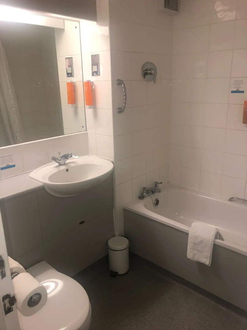 Days Inn By Wyndham Fleet M3