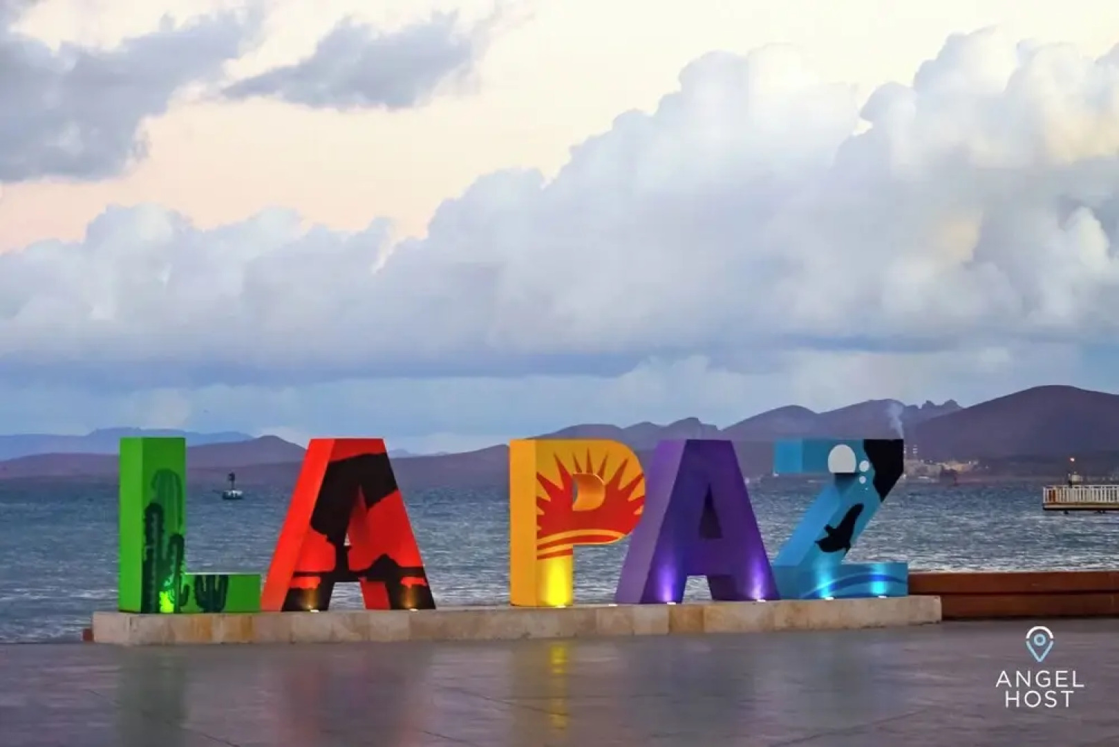 Colorful Zen APTs 2 Blocks to the Beach