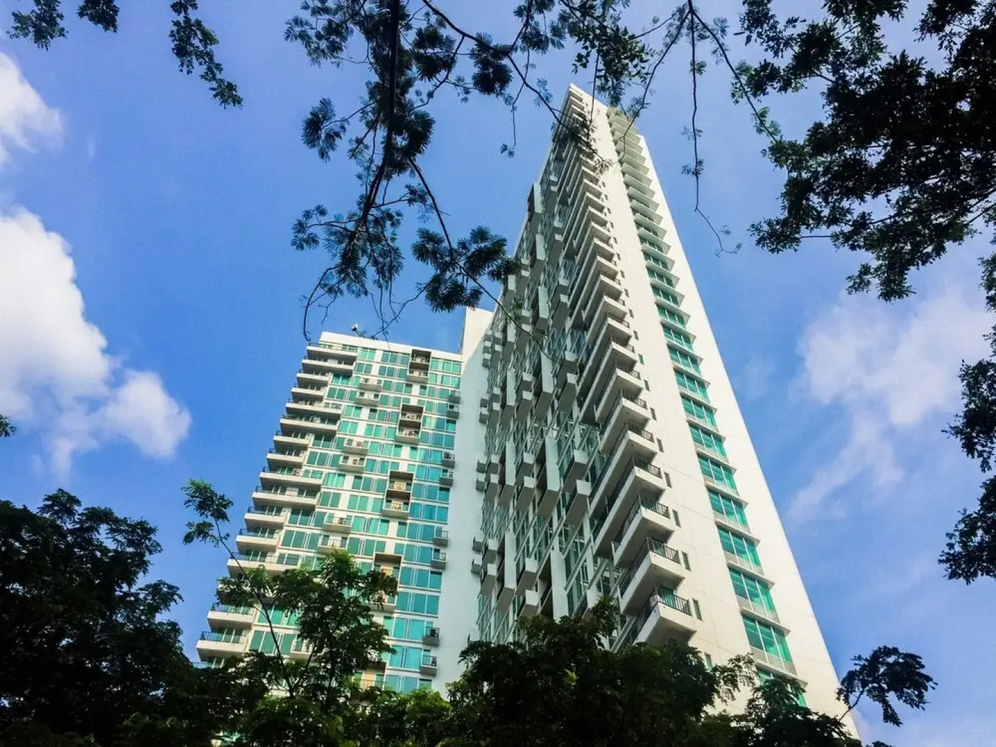 Cozy Studio Tree Park Apartment near ICE BSD