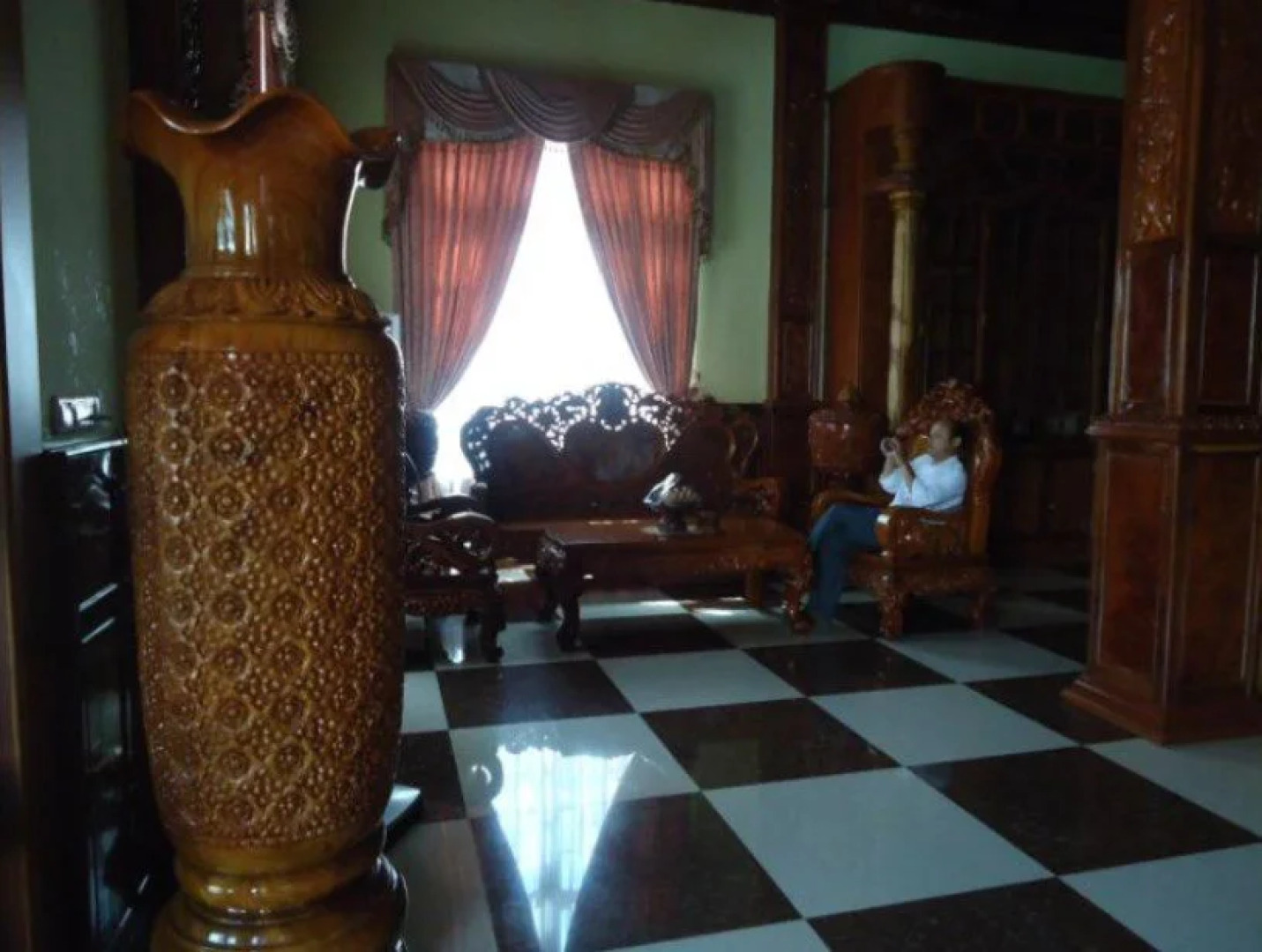 Luck Life World Hotel