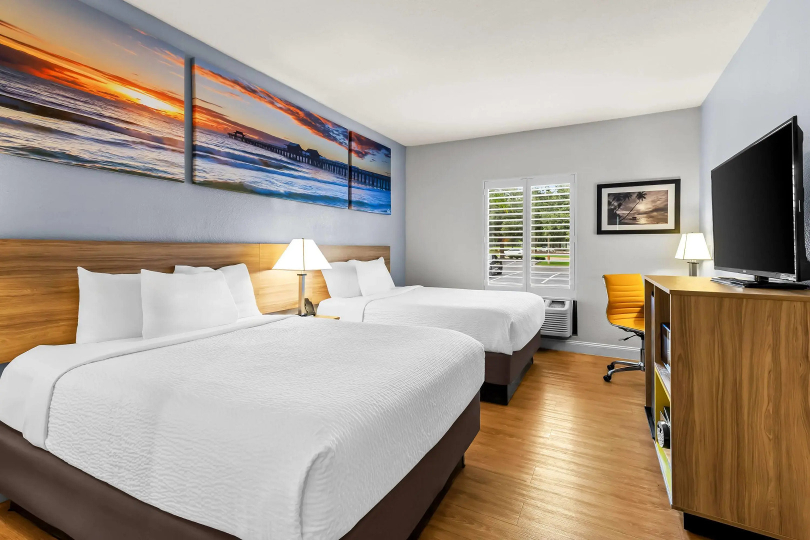Days Inn & Suites by Wyndham Lakeland