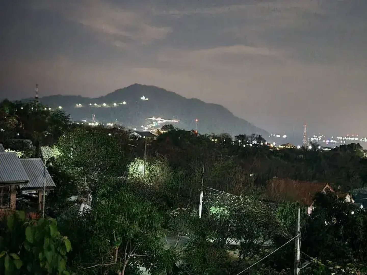 Sawasdee Sichang Resort