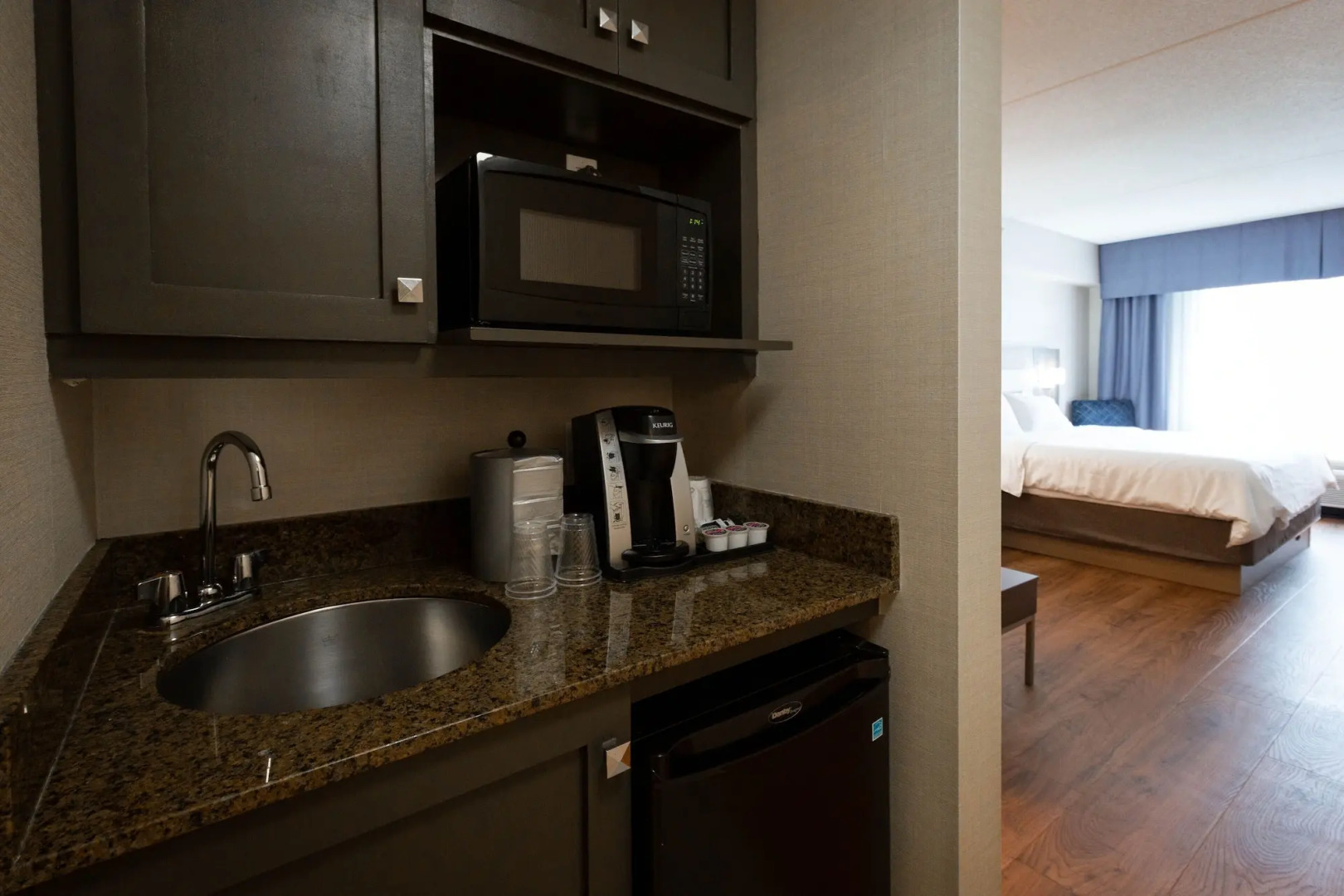 Holiday Inn Express & Suites Kingston Central by IHG