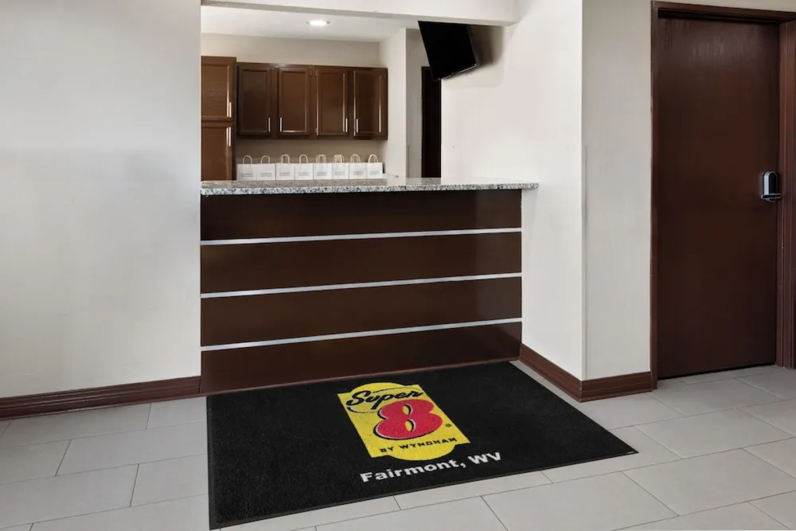 Super 8 Motel - Fairmont