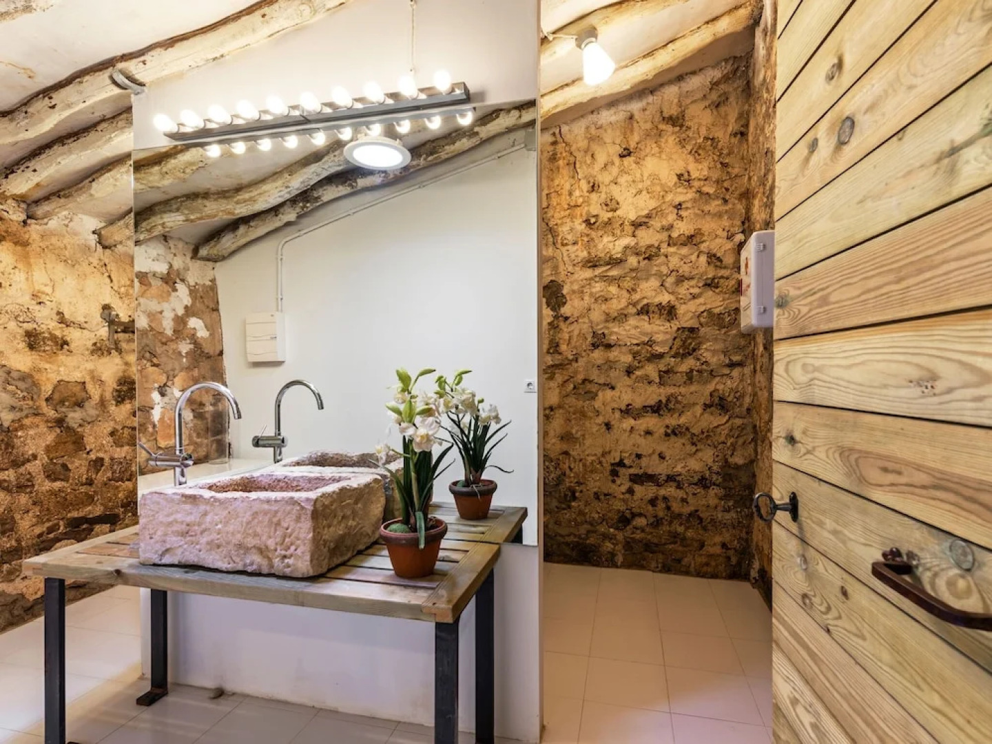 Rustic Cottage in Fraga With Private Garden