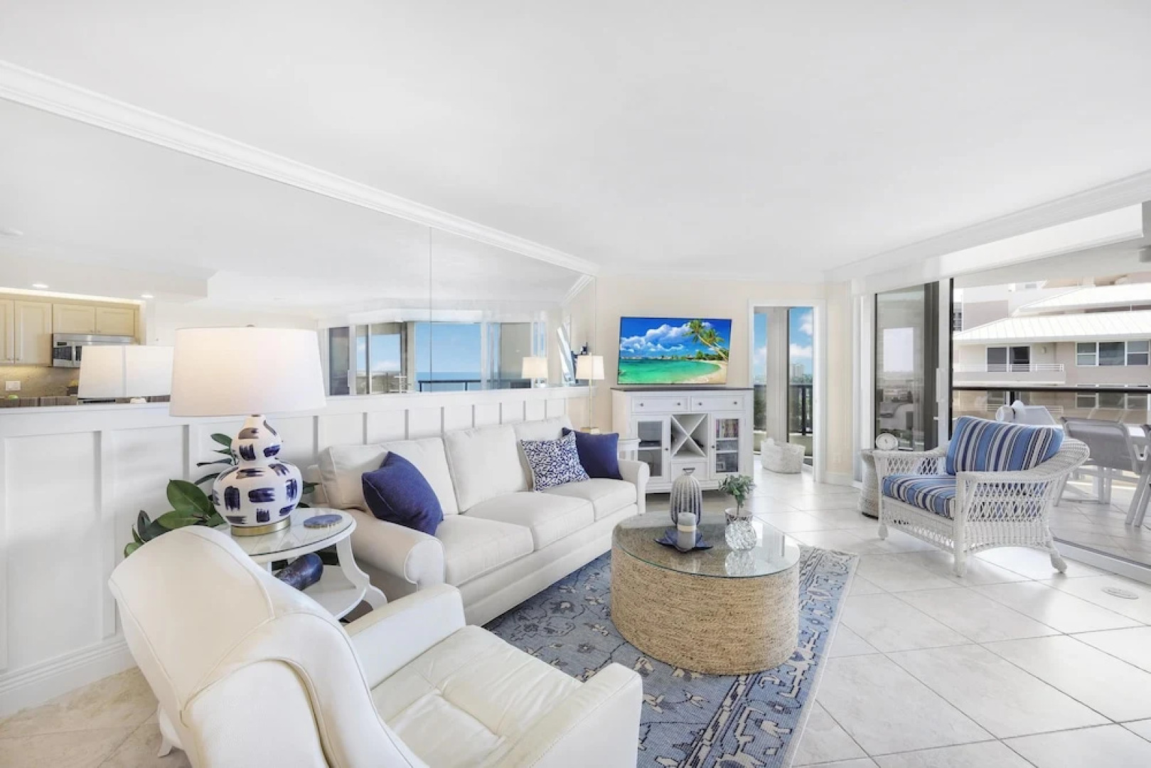 Cozy Beachfront Getaway With Pool and spa