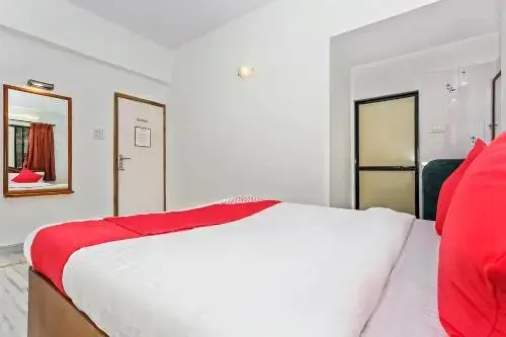 Oyo 24889 Prabhat Plaza