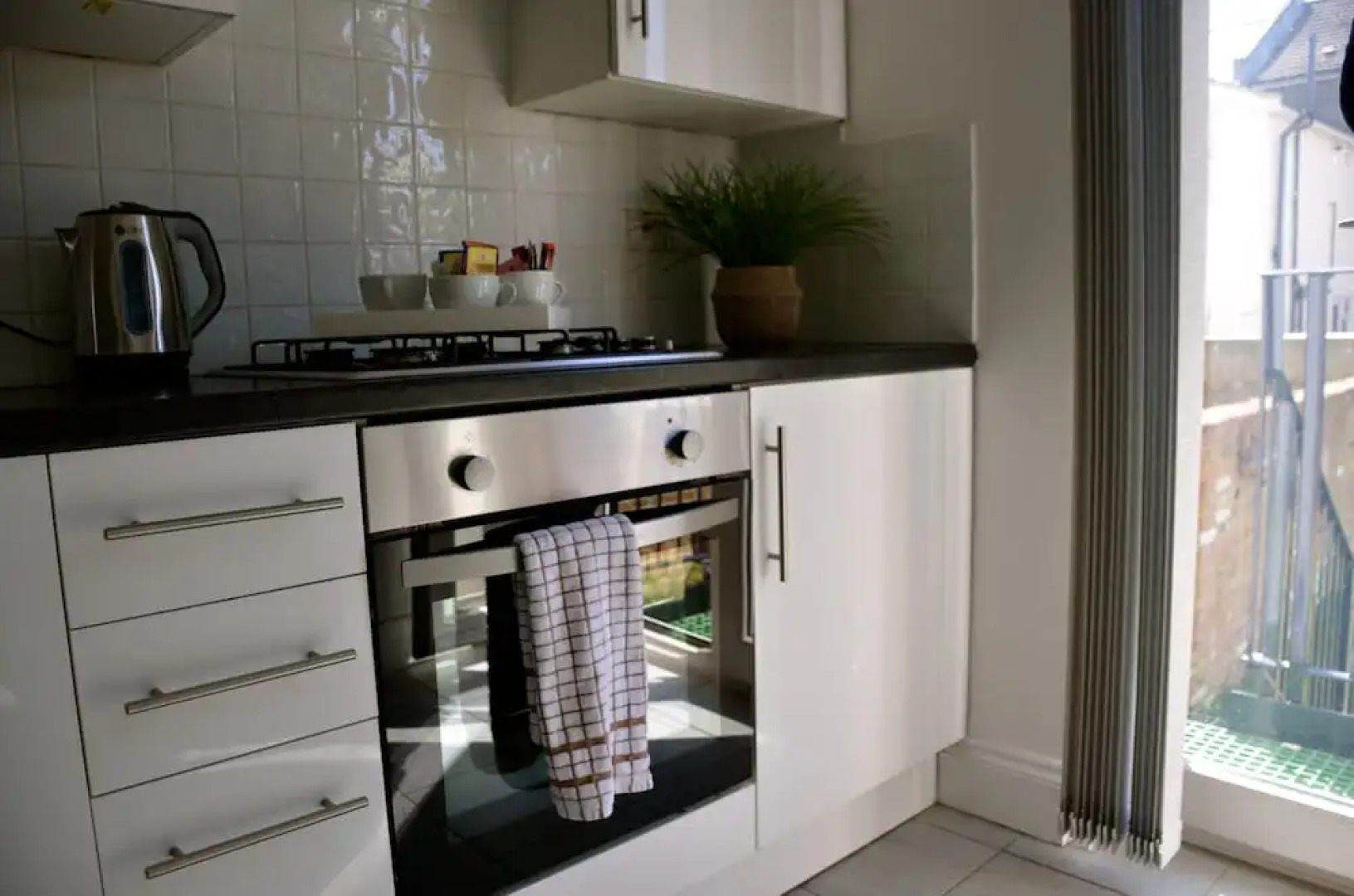 Stylish Apartment 16min from Stratford International