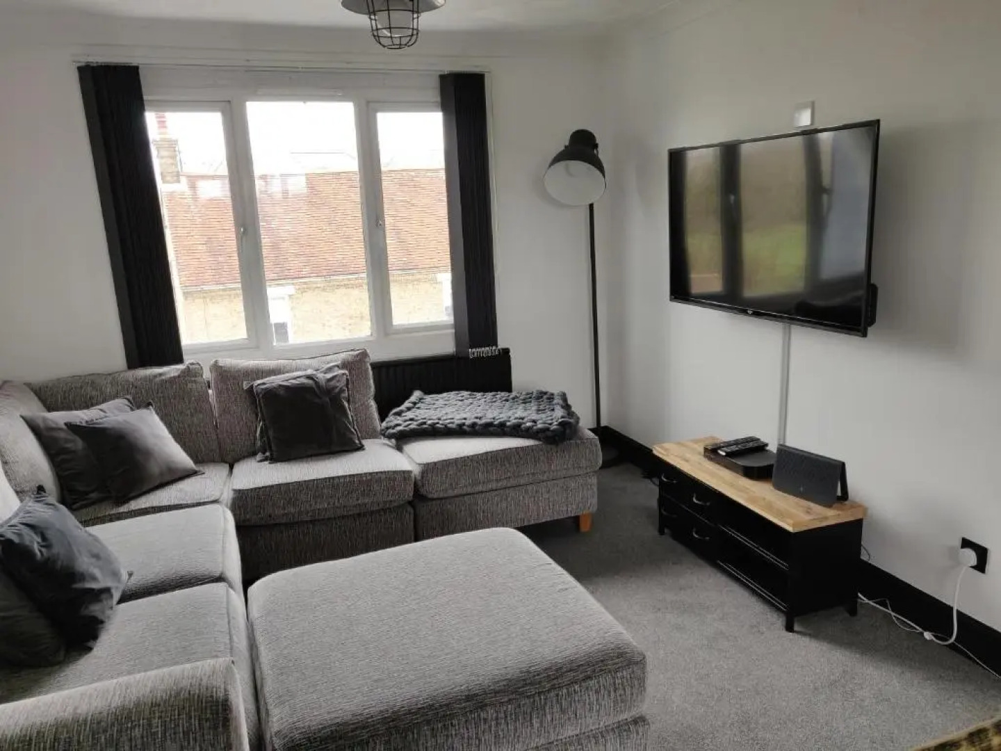 Riverside Park Penthouse Apartment In St Neots