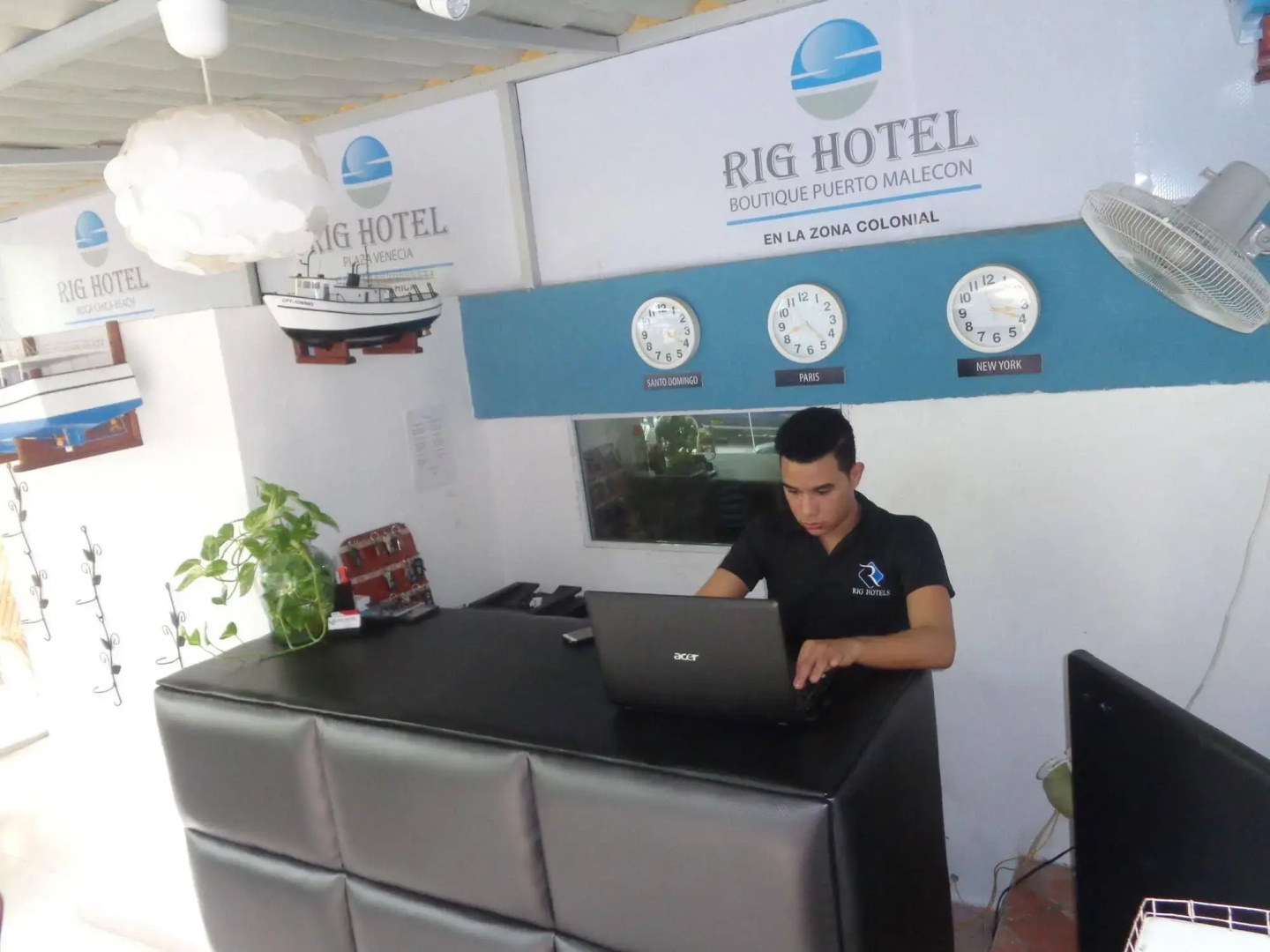 RIG Hostel Boca Chica Back Packer