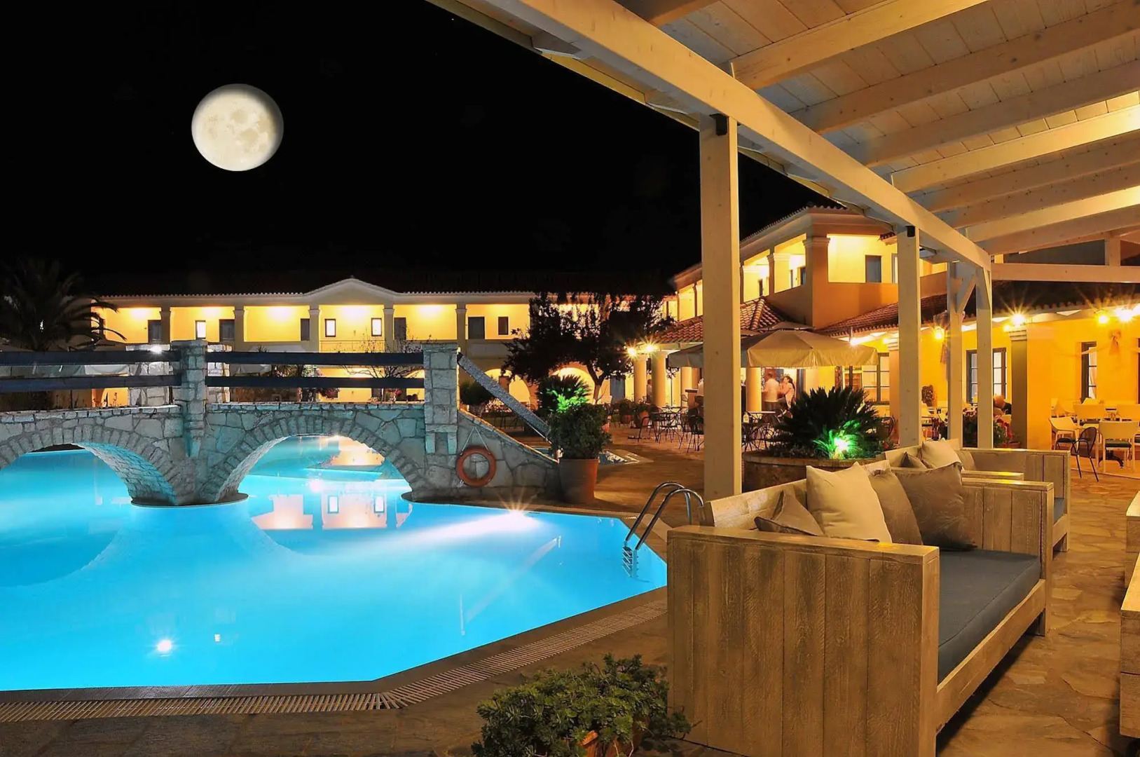 Karavostasi Beach Hotel