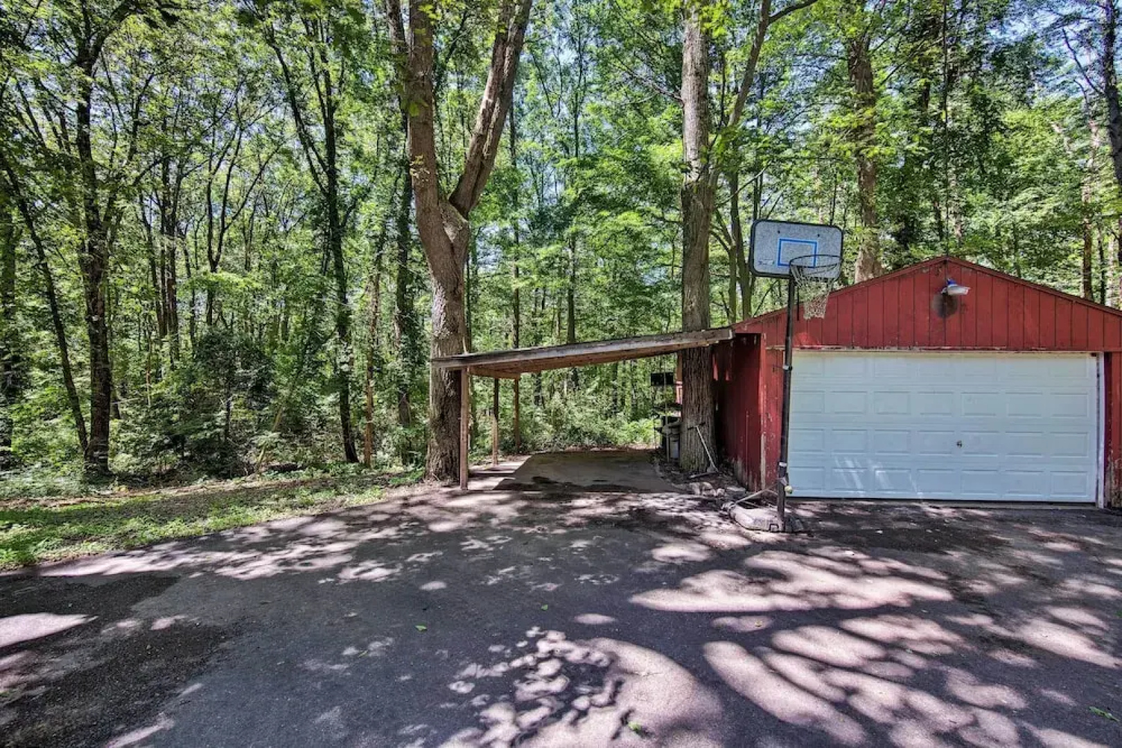 Hike, Hunt & Unwind: Cozy Cabin Near Hersheypark