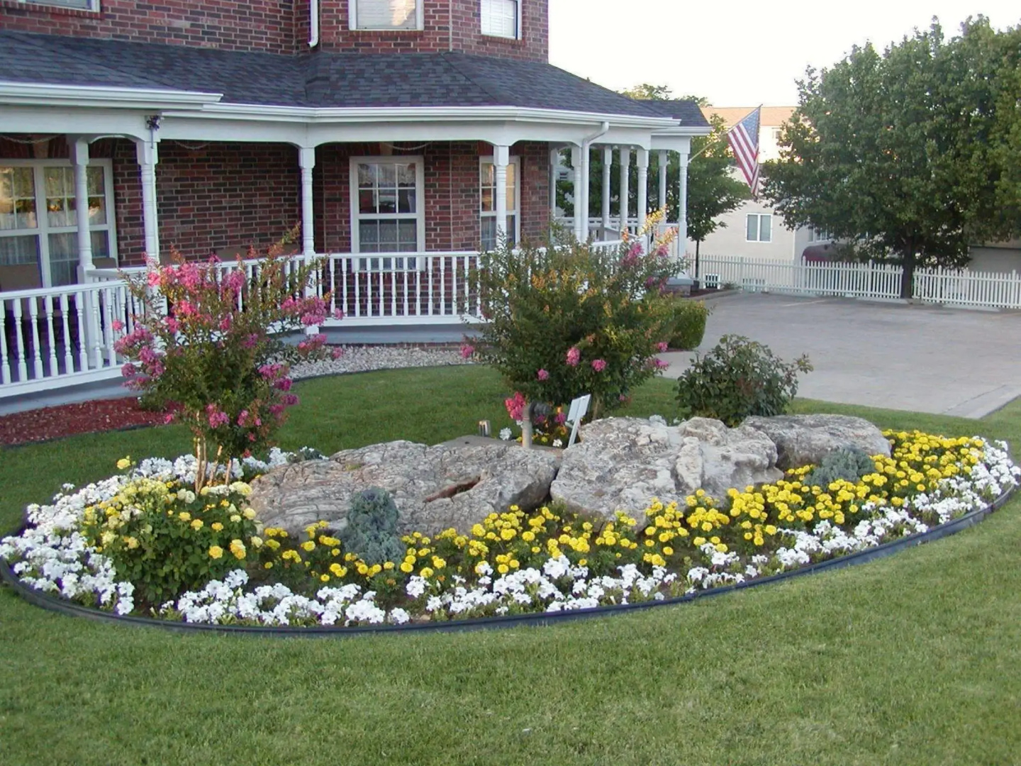 Carriage House Inn