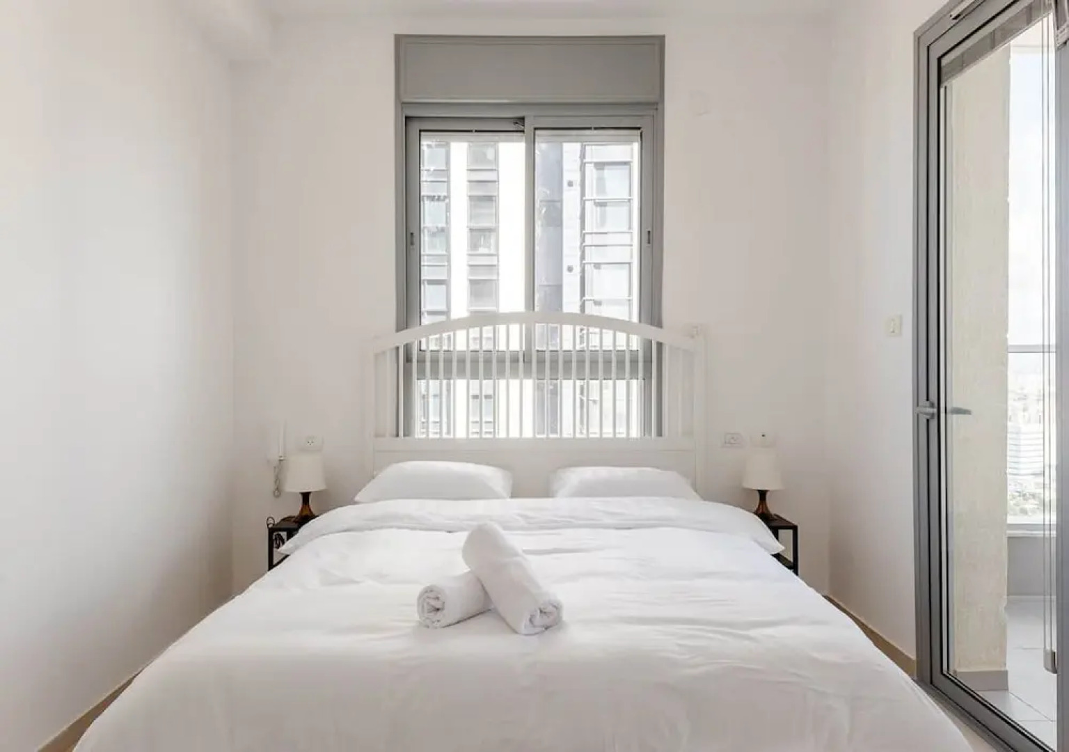 O-O Group -Luxury 3BR APT See View Tower