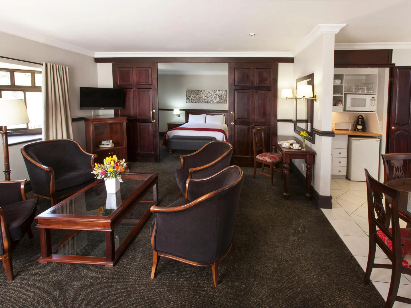 Court Classique Suite Hotel