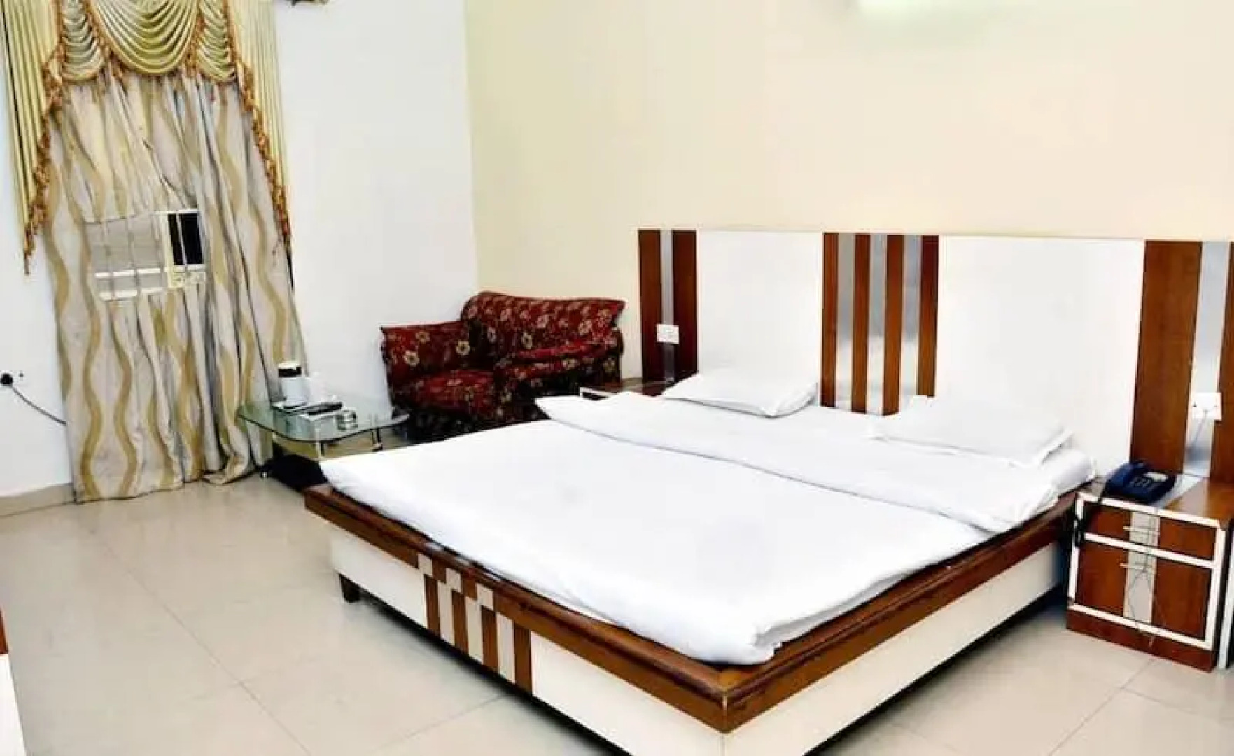 Hotel Mandakini Palace