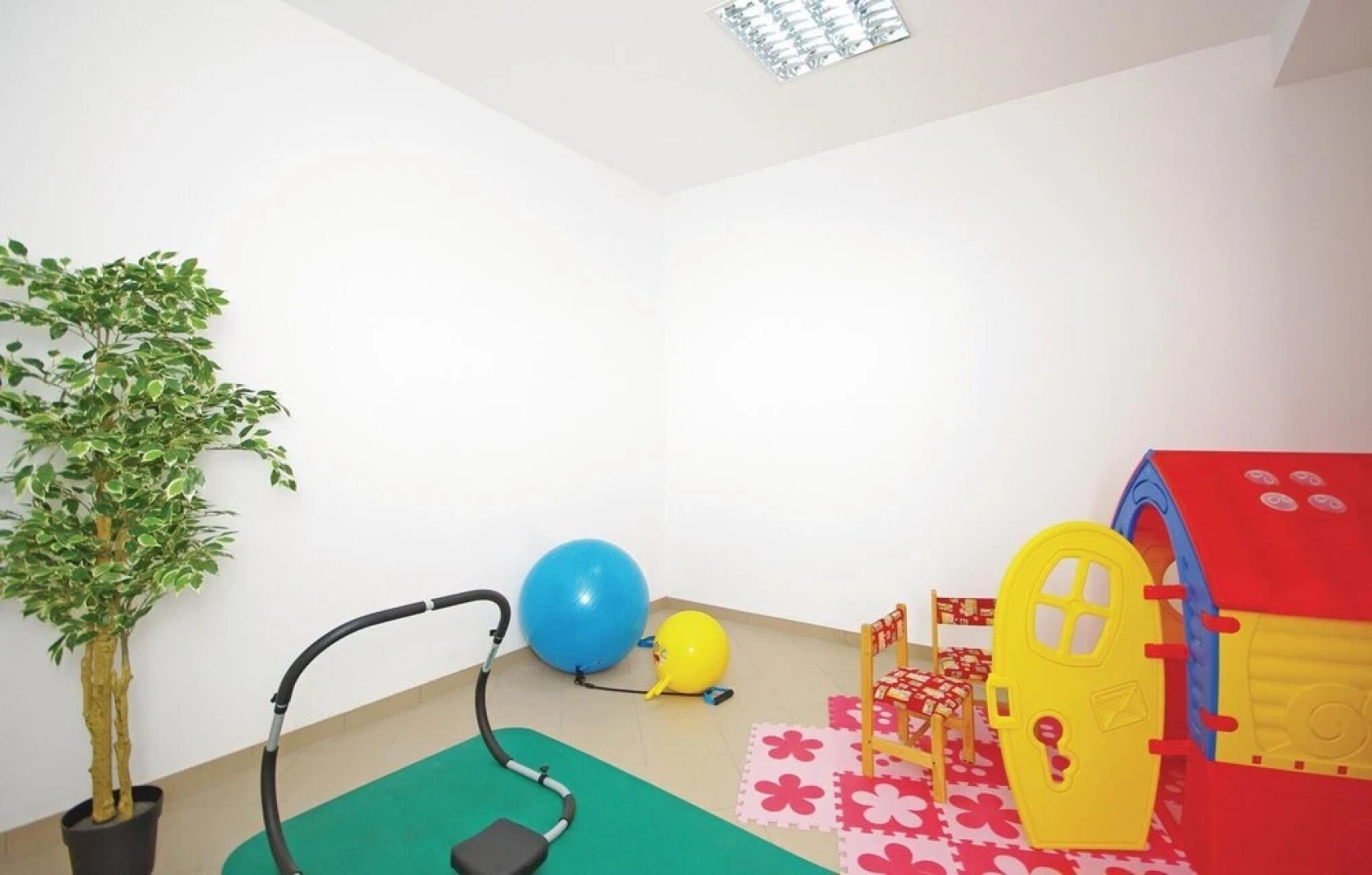 Amazing Home in Makarska With Wifi and 3 Bedrooms