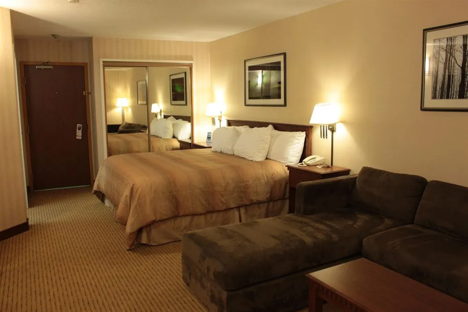 Elkhorn Resort, Spa, and Conference Centre