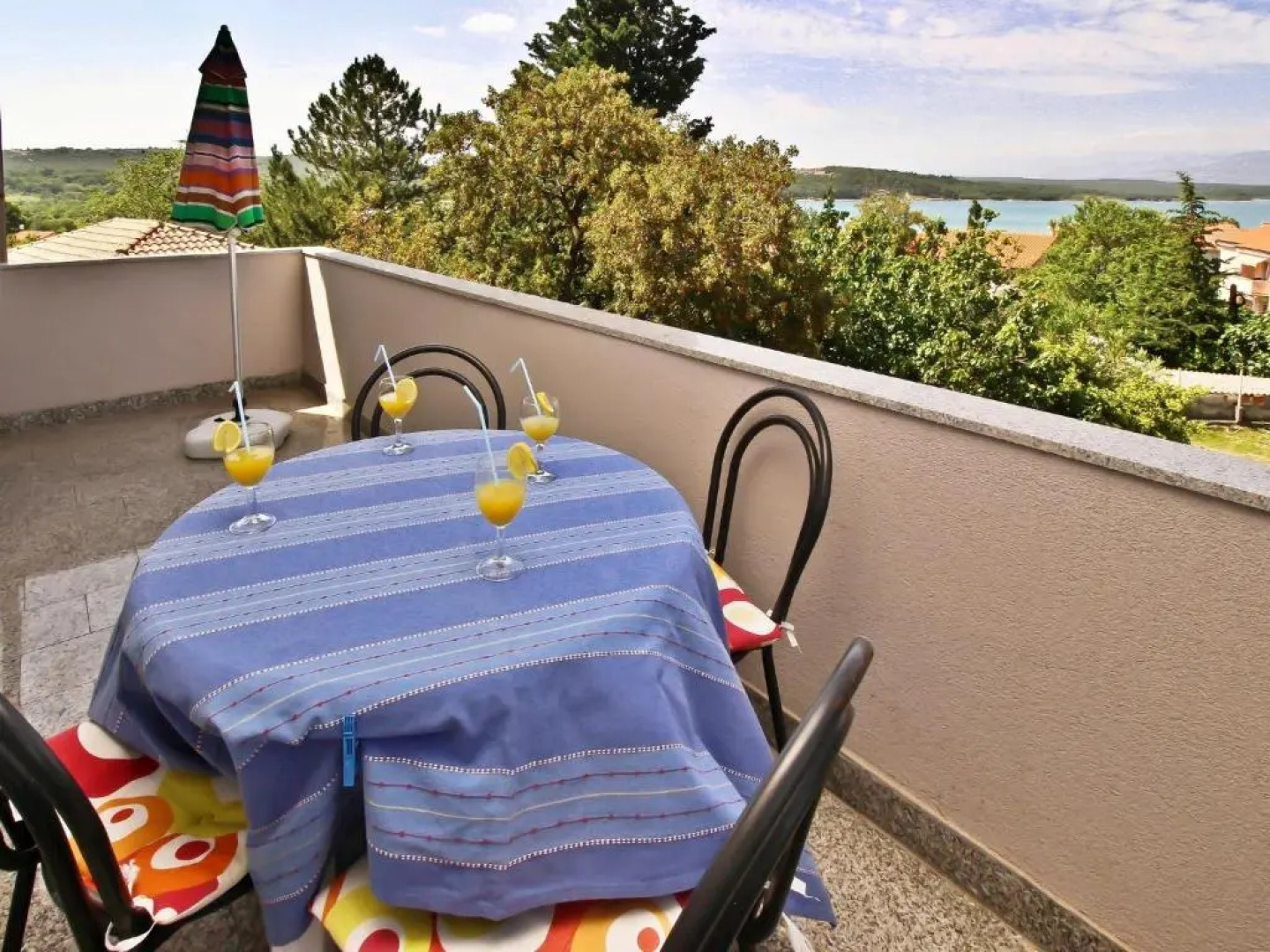 Apartments with a parking space Soline, Krk - 18802