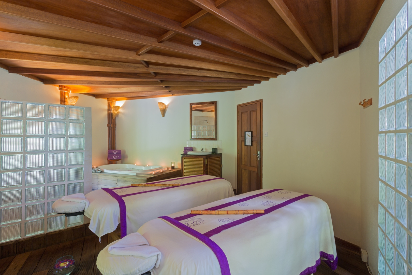 Komandoo Maldives Island Resort