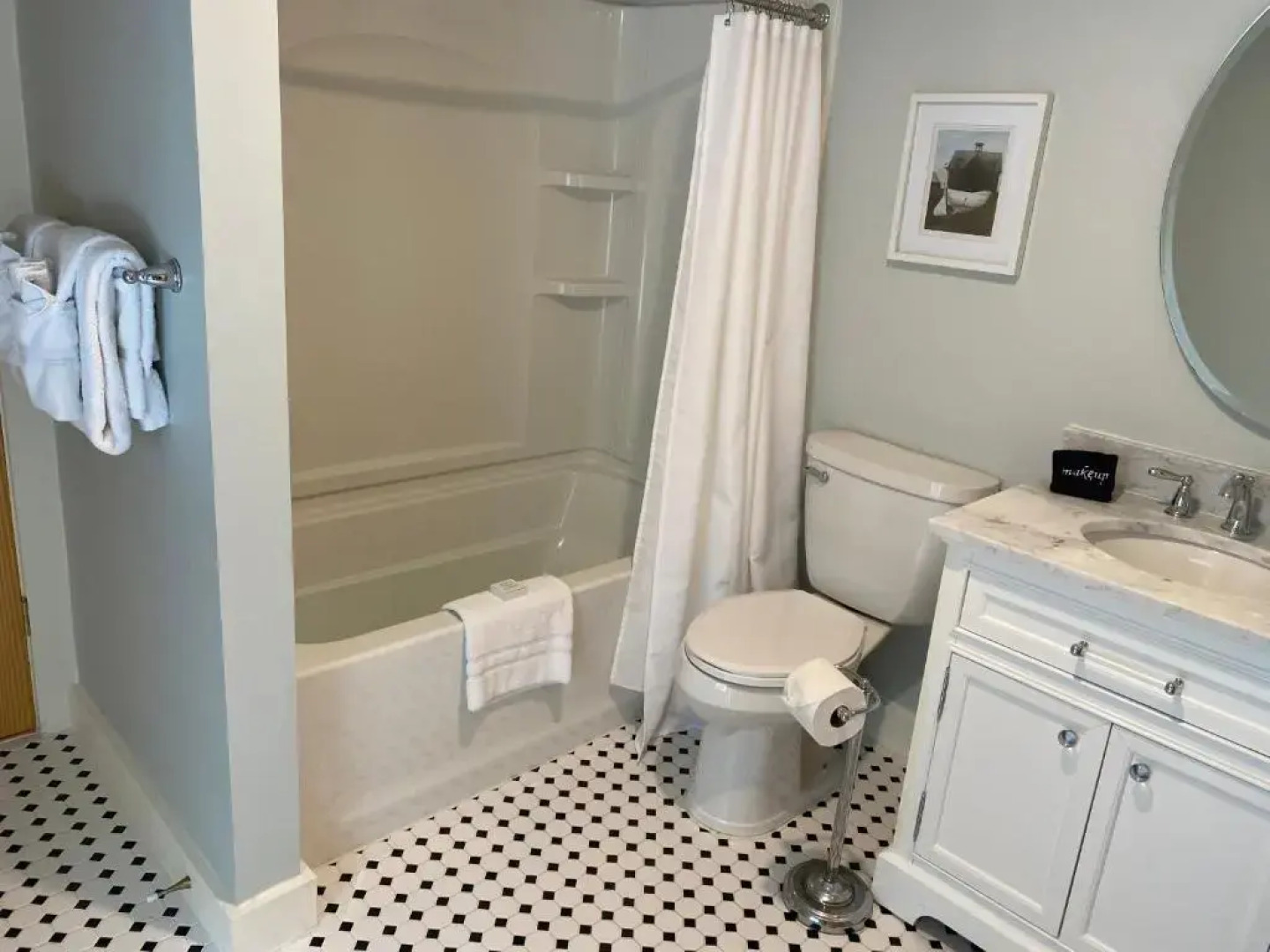 Oakland House Cottages by The Side of The Sea