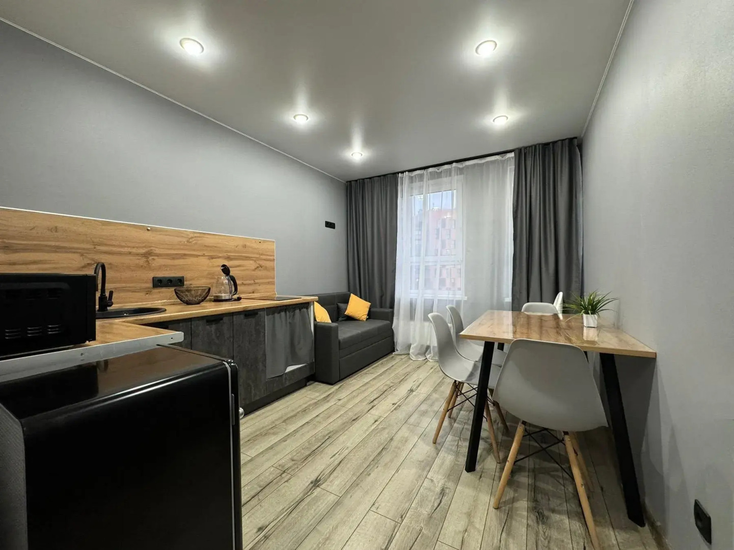 Апартаменты на улице Сергея Джабровского 4