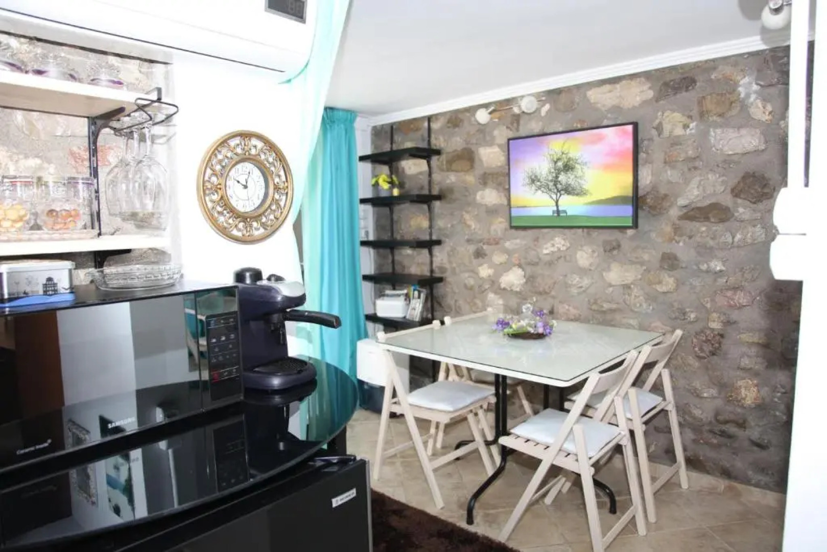 Naupactus unique harbor apartment in a stone house!