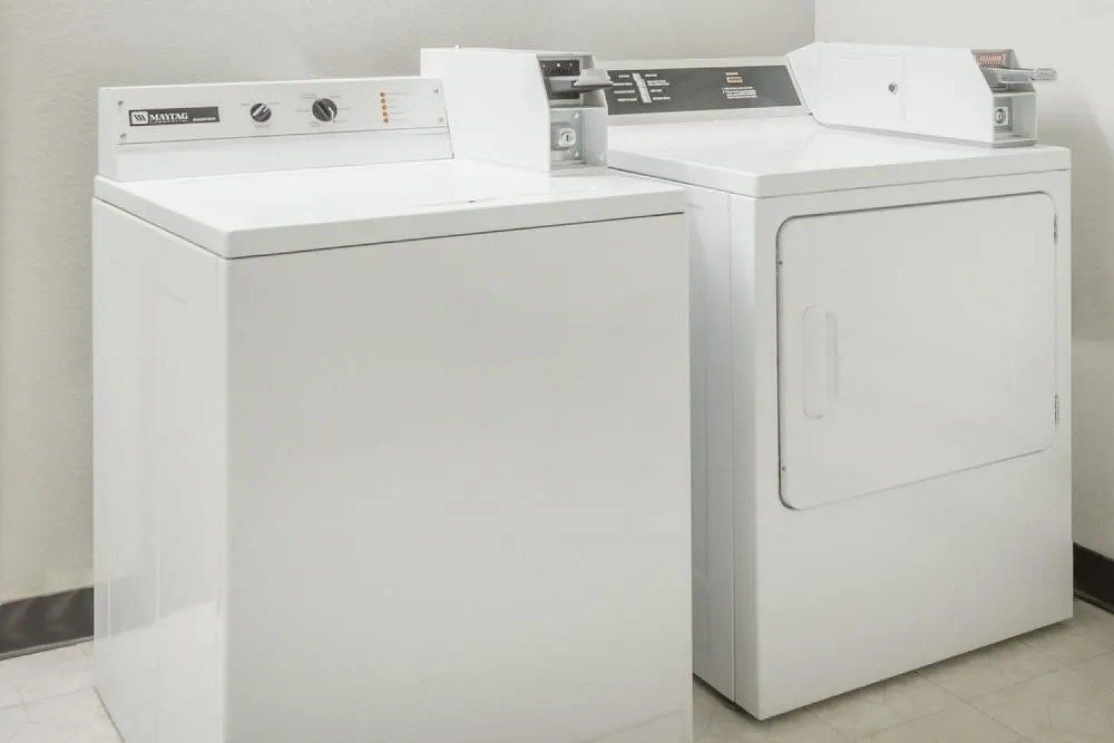 Red Carpet Inn & Suites