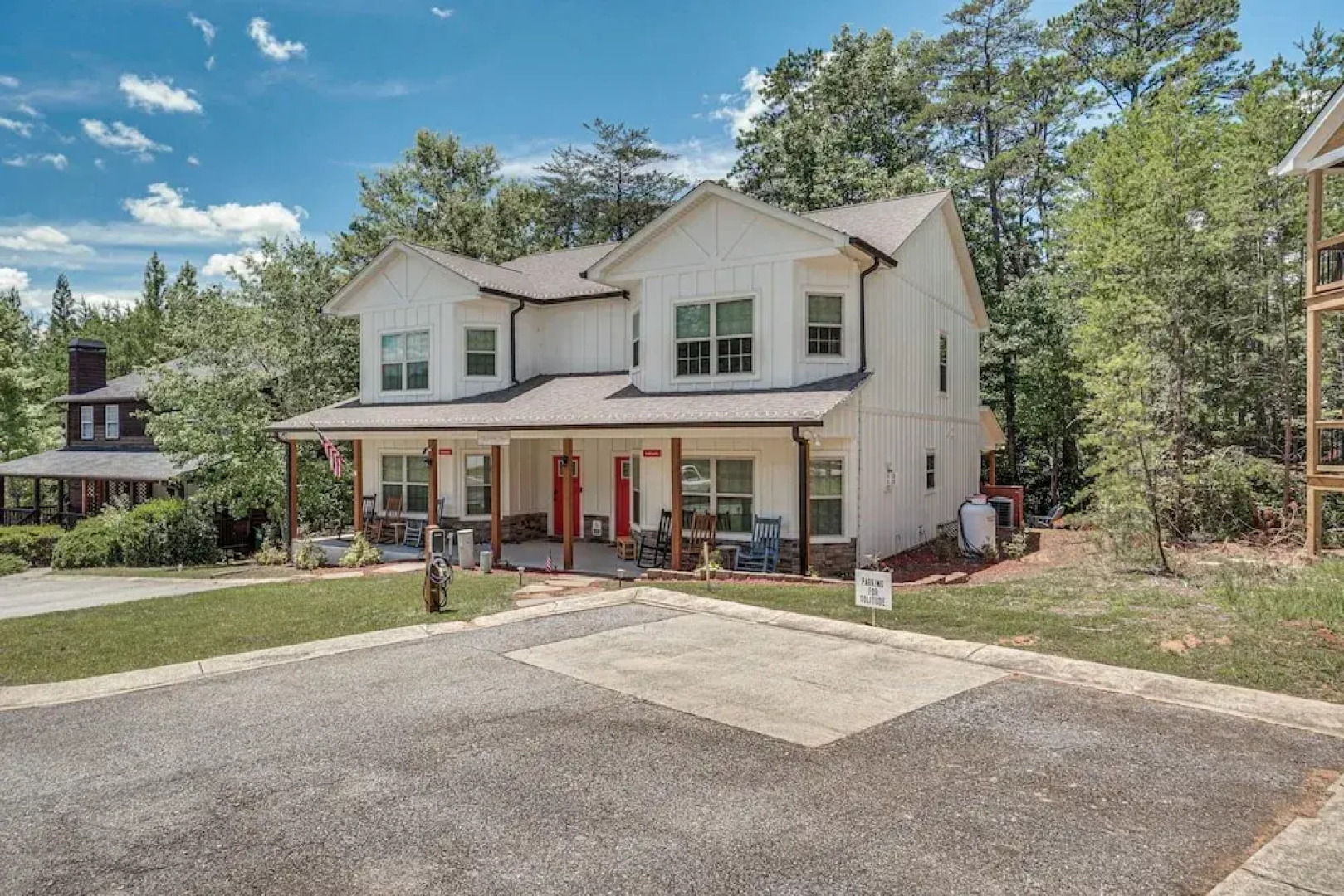 Hot Tub & EV Charger: Helen Getaway w/ Views!