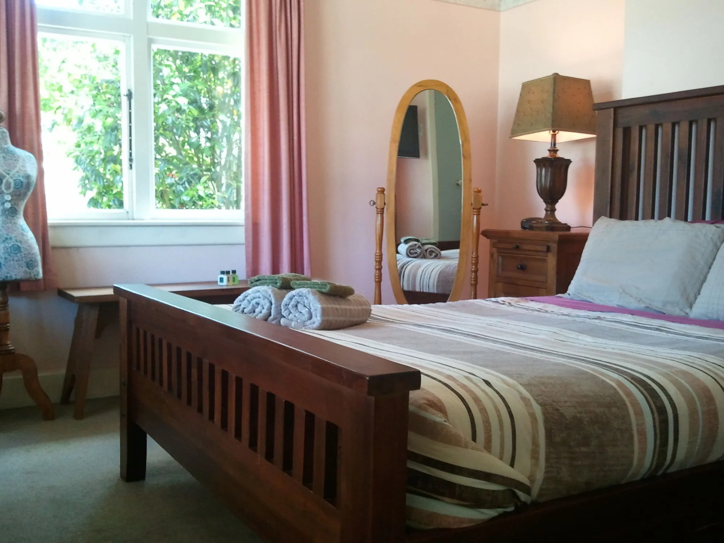 Designer Cottage B&B