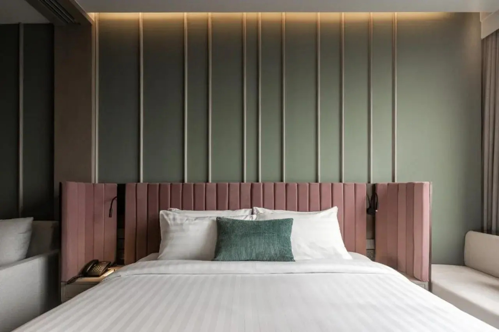 The Quarter Ratchayothin by UHG