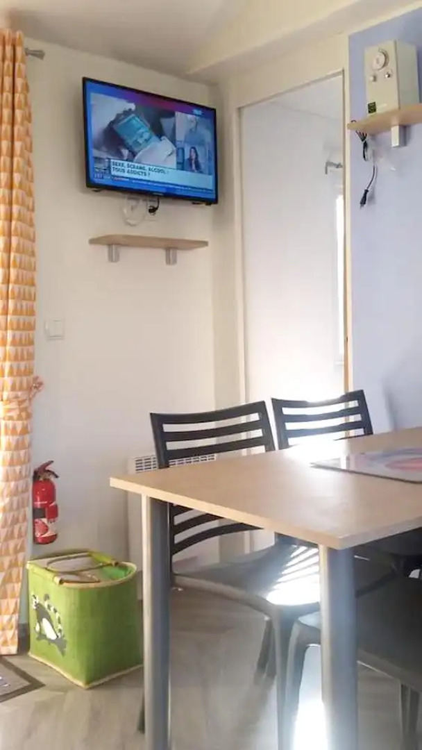 Bungalow With 2 Bedrooms in Onzain, With Pool Access, Enclosed Garden