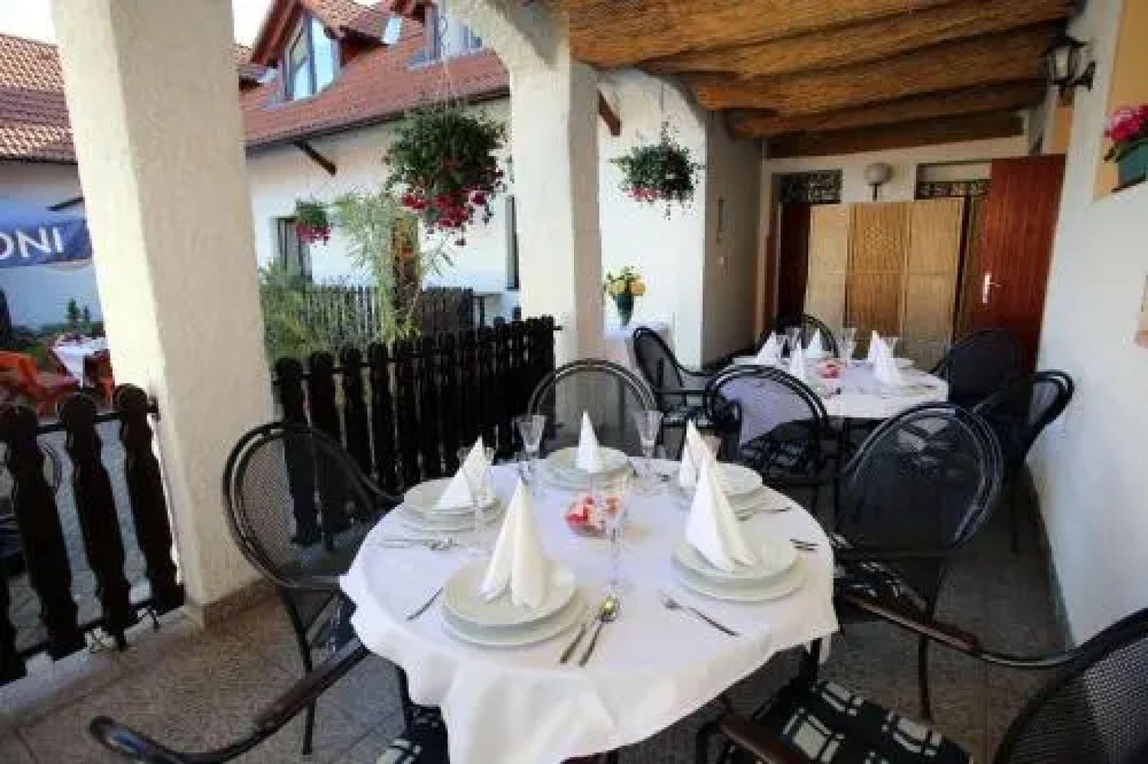 Restaurace a penzion u Buchlovského zámku