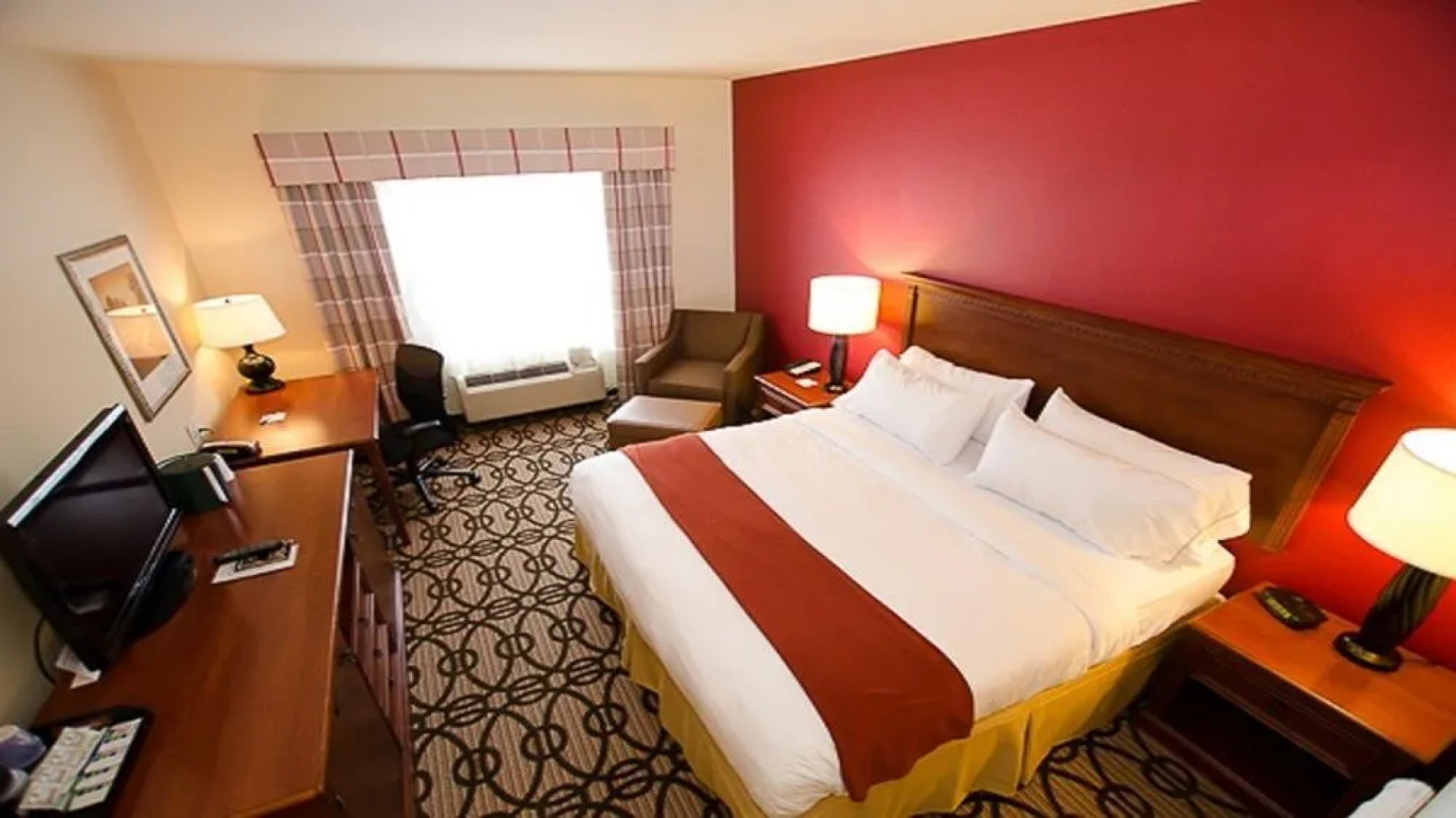 Holiday Inn Express & Suites LaGrange