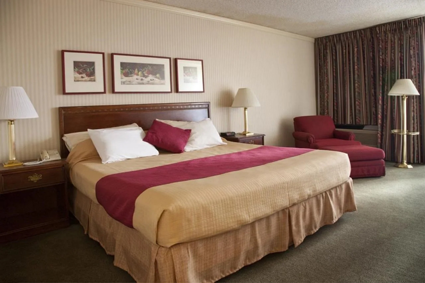 University Place Hotel & Conference Center