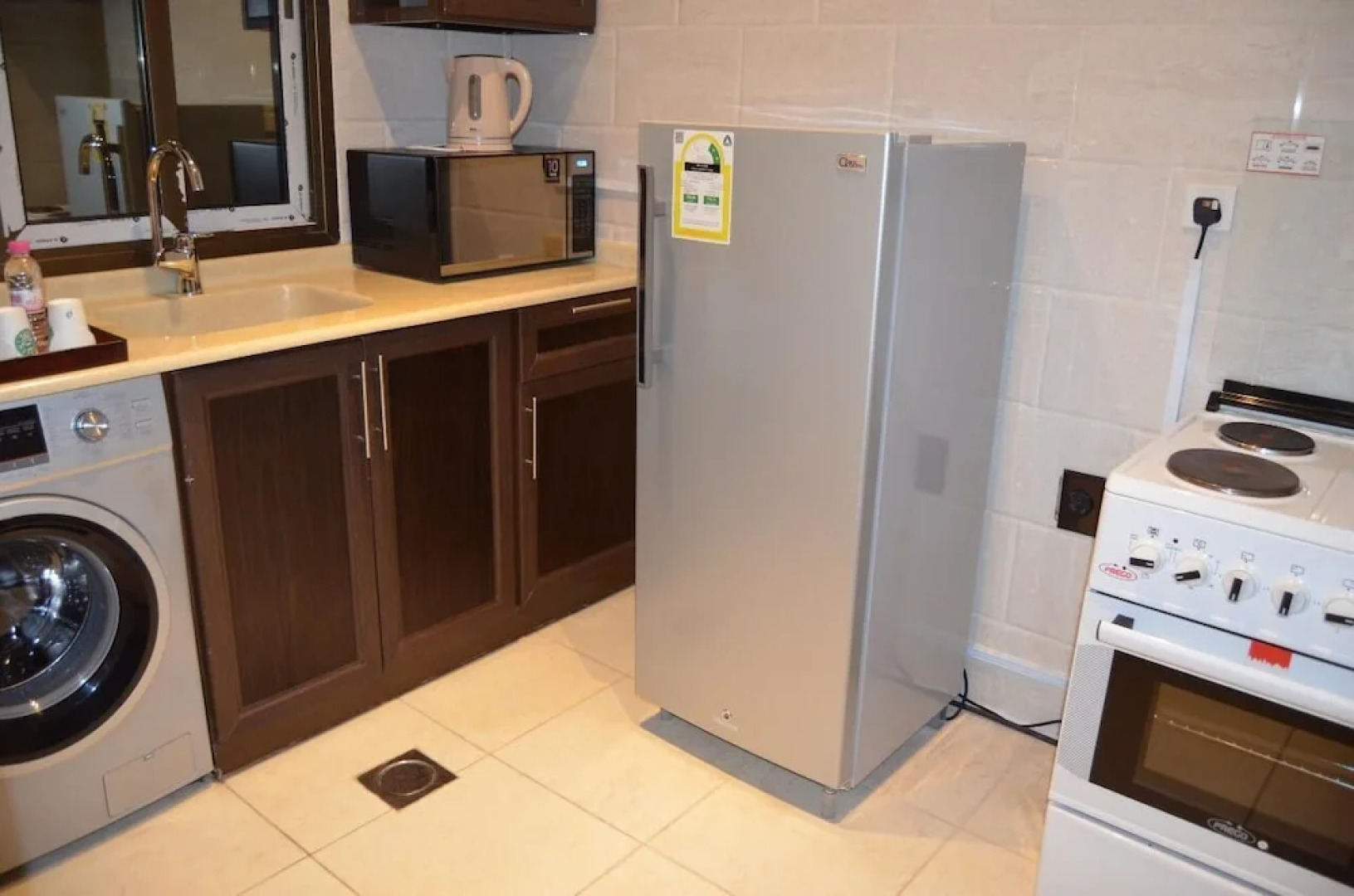 Capital O 145 Sendan Residence