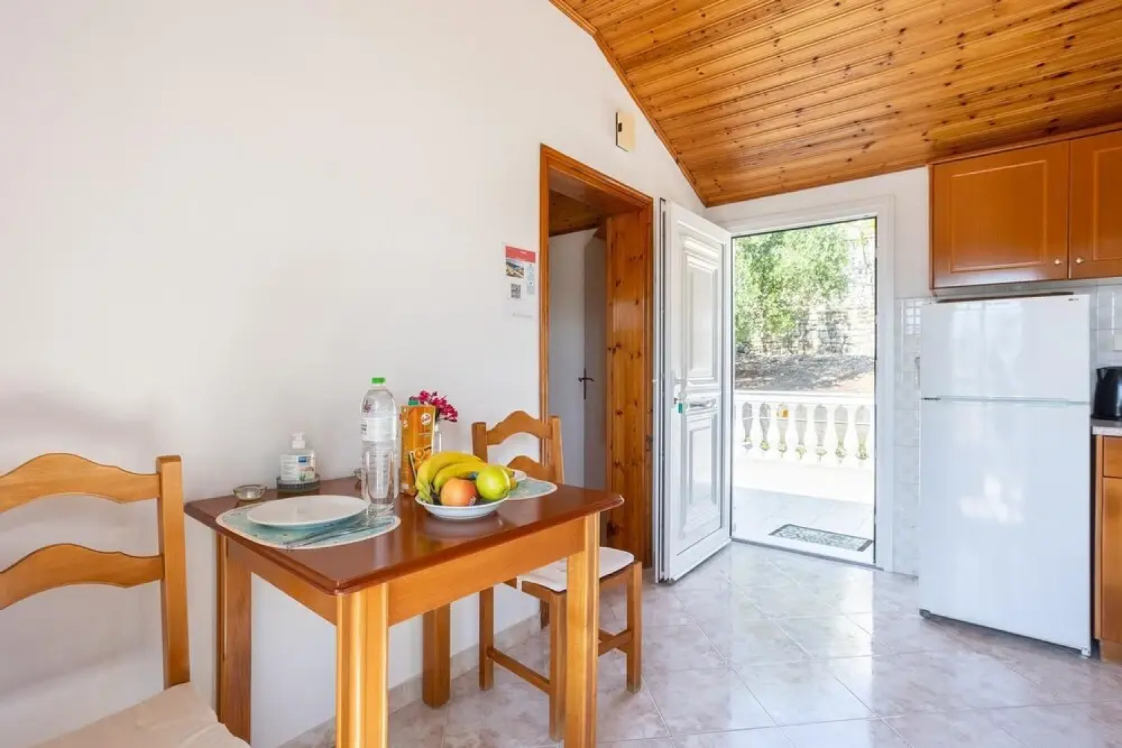 Anna Walk to Beach Sea Views A C Wifi Car Not Required - 3426