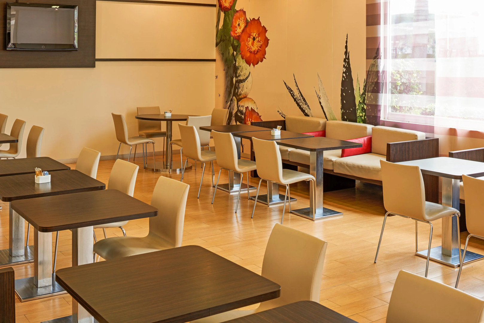 ibis Monterrey Valle