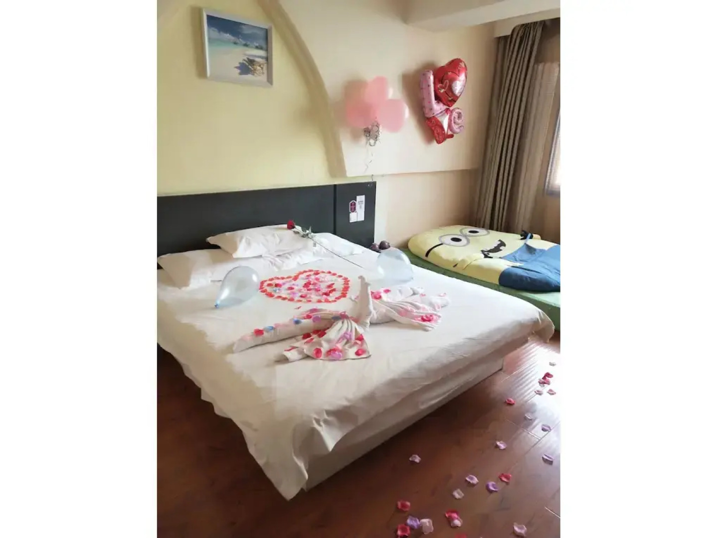 East Queen Hotel Zhong Shan Road