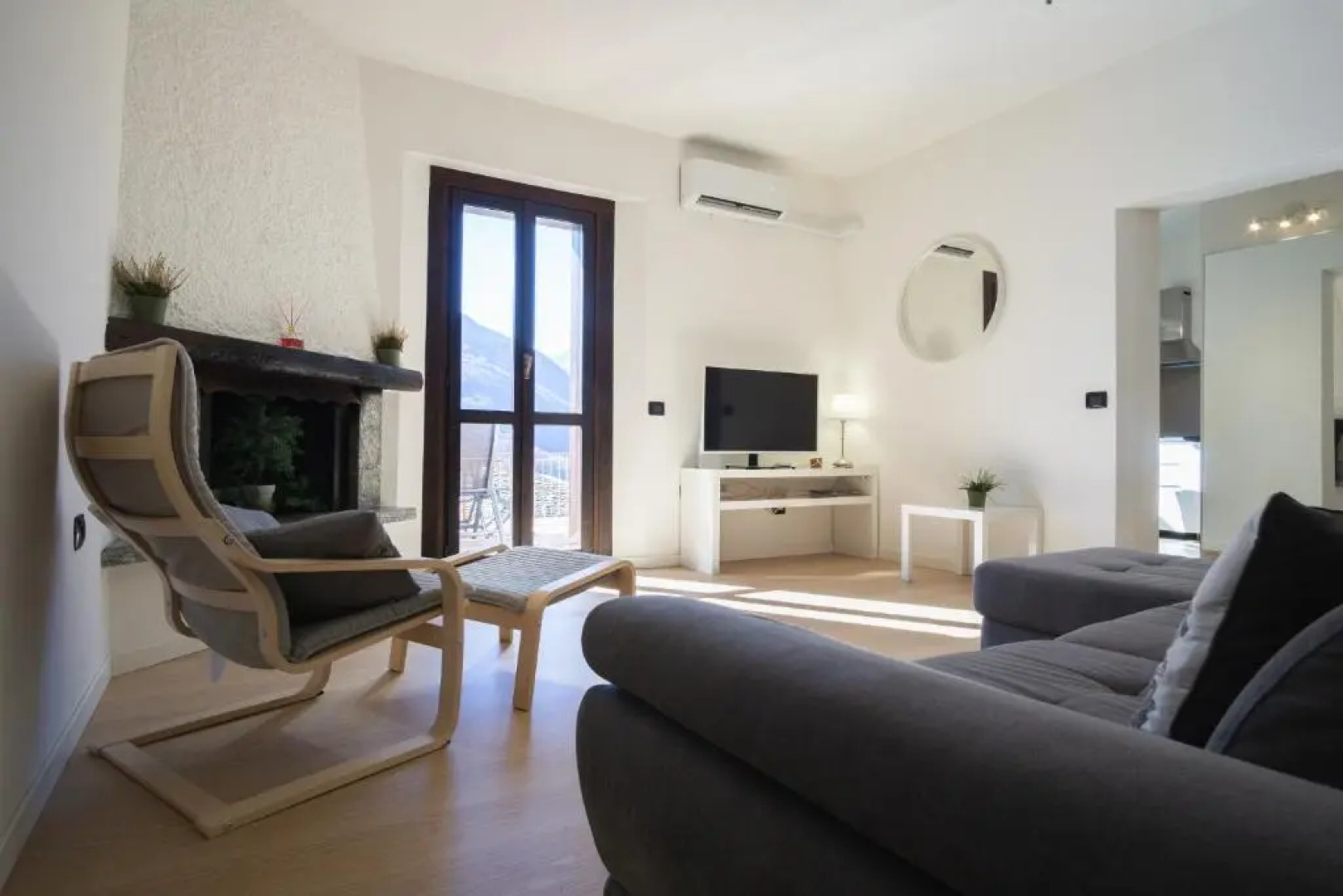 Panoramic Italian Alps Apartment Agape