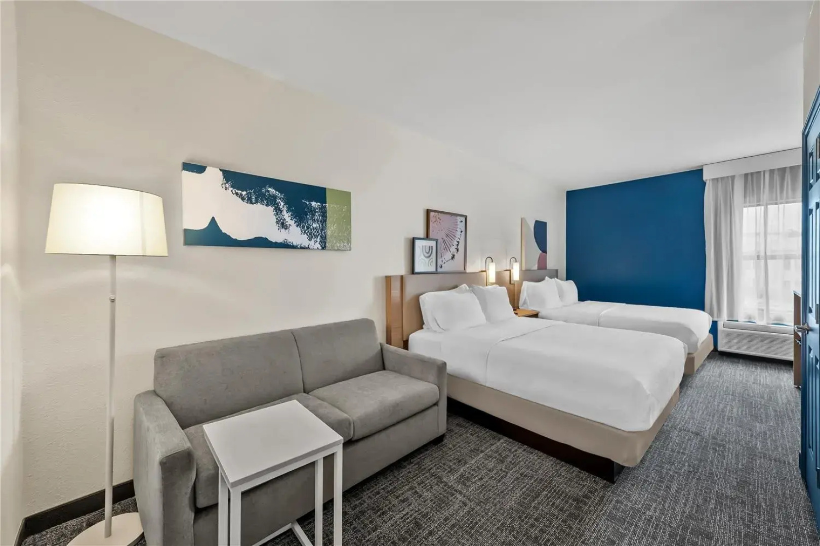 Holiday Inn Express & Suites Fayetteville Nw-Spring Lake