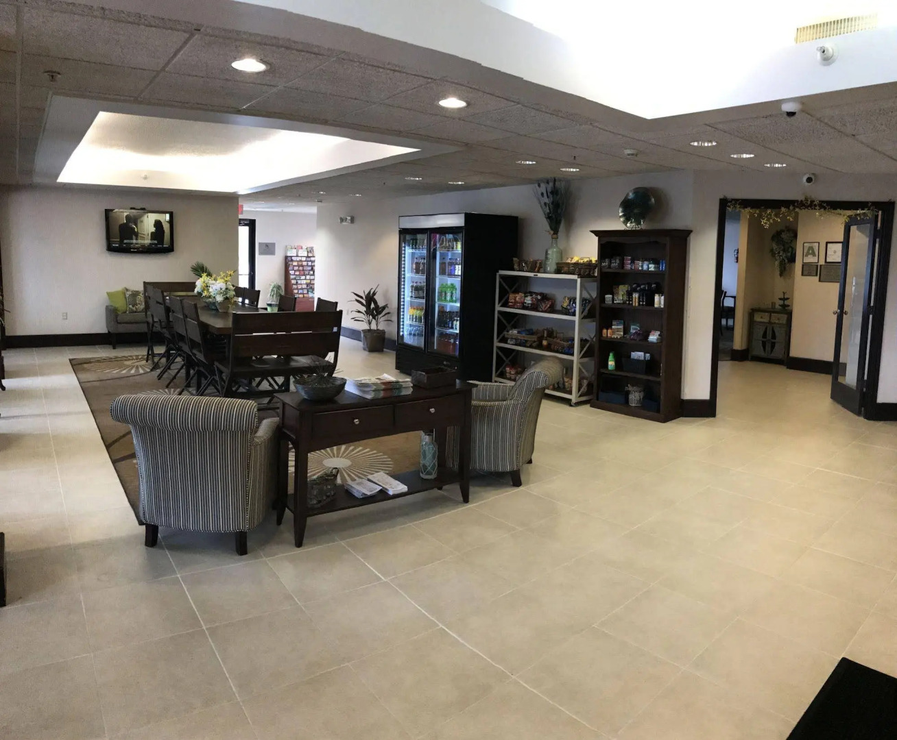 Greenfield Inn & Suites Owensboro, KY Airport