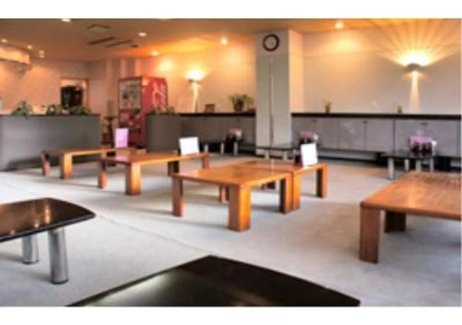 paradise - Caters to Men