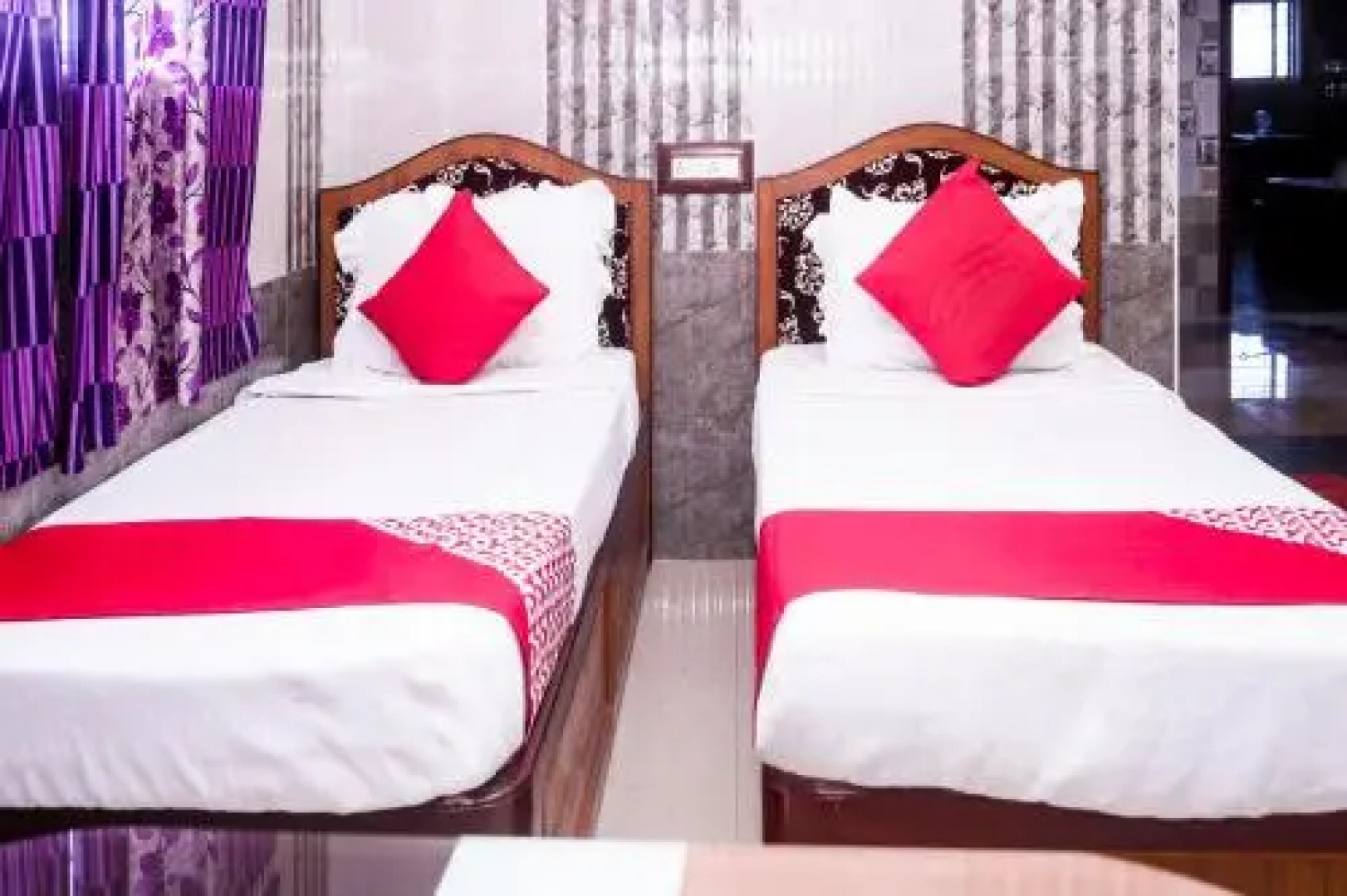 OYO 28594 Rasul Royal Home