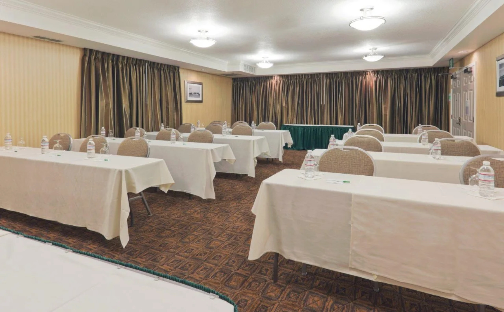 Holiday Inn Hotel & Suites San Mateo-San Francisco SFO by IHG