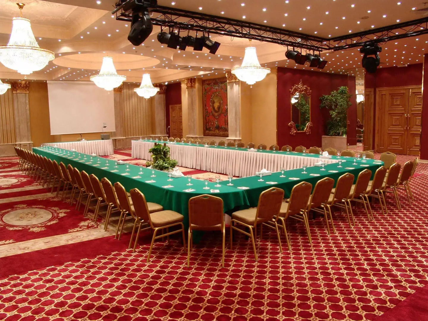 Pyramisa Downtown Residence