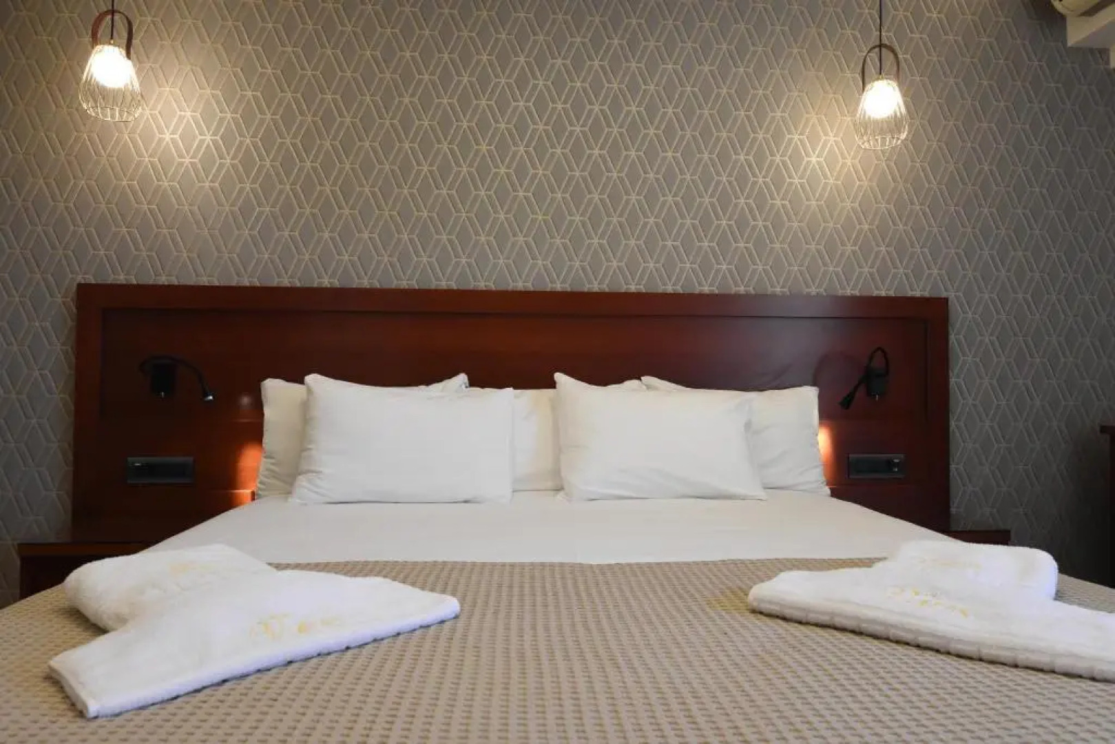 Viaros Hotel Apartments