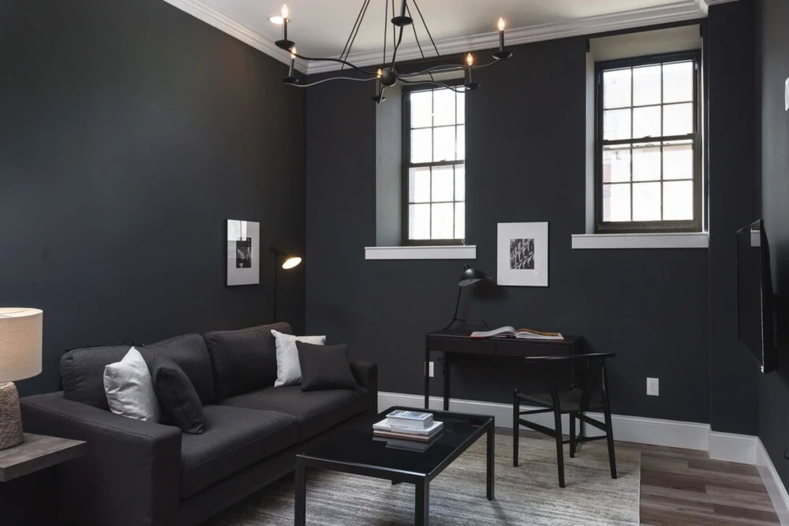 Bordeaux - Luxe LF Square Apts with Rooftop by Zencity